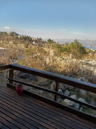 PROMOCIÓN DOLARES 60.000! Casa de 1 dormitorio y amplio terreno con increible vista al lago