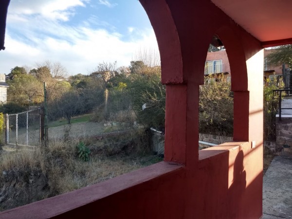 PROMOCIÓN DOLARES 60.000! Casa de 1 dormitorio y amplio terreno con increible vista al lago