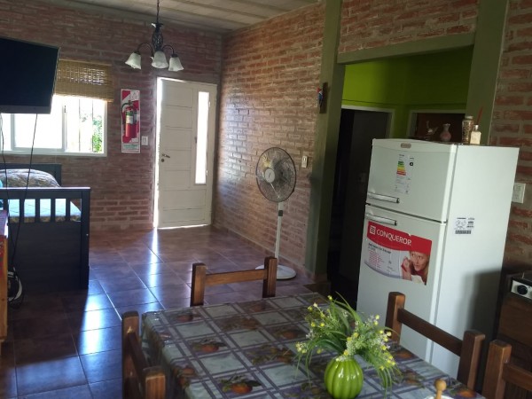 Complejo de cabañas y piscina en Santa Cruz del Lago