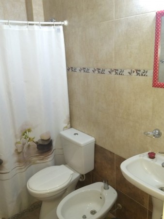 Complejo de cabañas y piscina en Santa Cruz del Lago