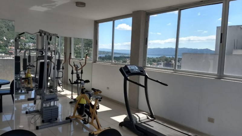 Departamento con balcon. Edificio Torre Manhattan