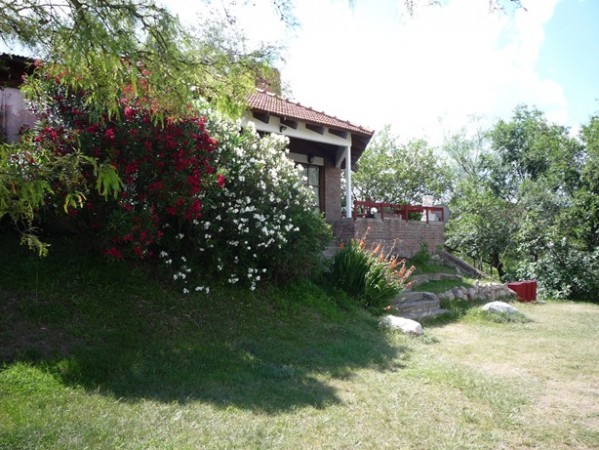 Hermosa casa con dos departamentos ubicada en Villa del Lago, increible vista