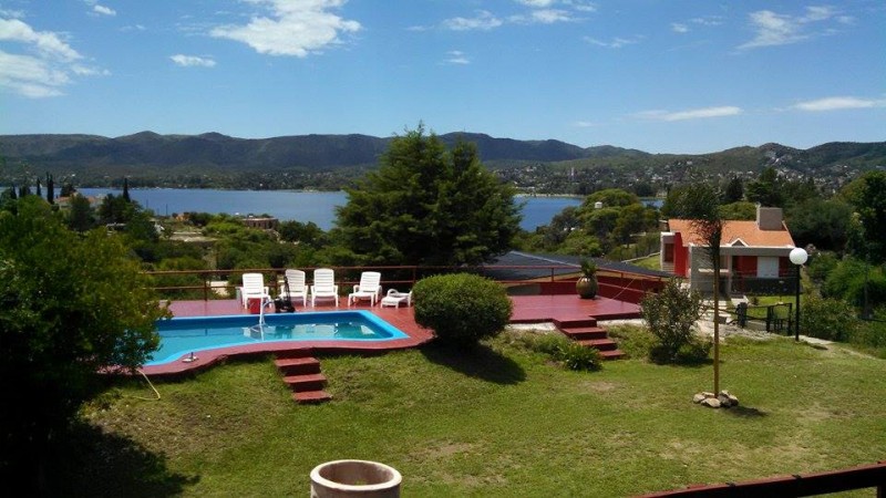 Hermosa casa con dos departamentos ubicada en Villa del Lago, increible vista