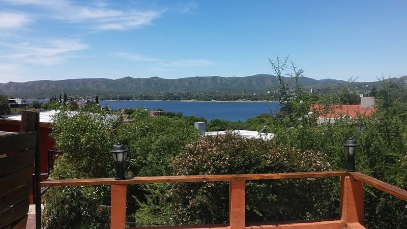 IDEAL INVERSIÓN: Complejo de cabañas de 2 dormitorios cada una, en zona exclusiva de Villa del Lago