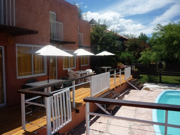 IDEAL INVERSIÓN: Complejo de cabañas de 2 dormitorios cada una, en zona exclusiva de Villa del Lago