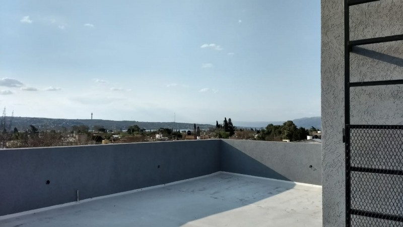 Venta: Complejo de 4 departamentos en Barrio Residencial Sol y Lago