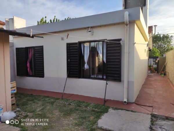 Hermoso PH de 2 dormitorios, ubicado en Barrio Santa Rita, a 150 mts de la costanera del lago