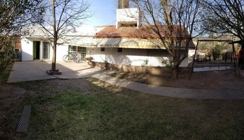 Venta de Propiedad versatil con multiples posibilidades