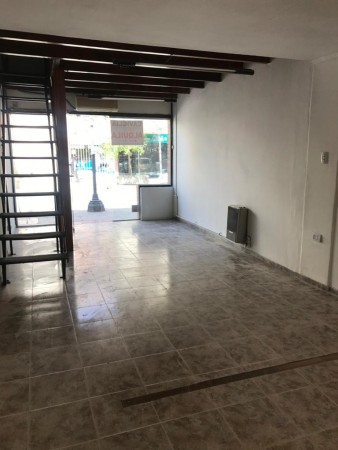 Local comercial, a 30mtrs de la Av. 9 de Julio, Centro Oeste