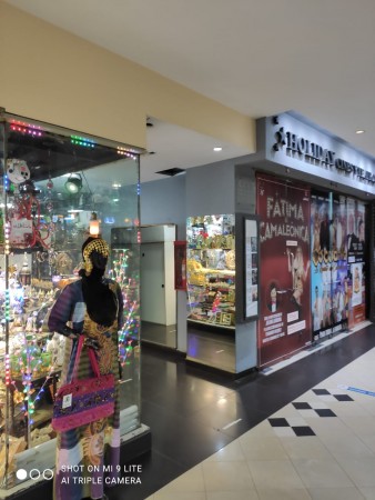 VENTA: DOS LOCALES COMERCIALES EN GALERIA SARMIENTO, EN PLENA PEATONAL DE CARLOS PAZ