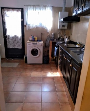 Hermoso PH de 2 dormitorios, ubicado en Barrio Santa Rita, a 150 mts de la costanera del lago