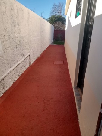 Hermoso PH de 2 dormitorios, ubicado en Barrio Santa Rita, a 150 mts de la costanera del lago