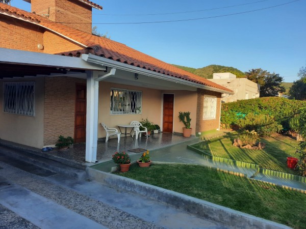 Excelente propiedad en Barrio Malvinas, a media cuadra de Av. Carcano