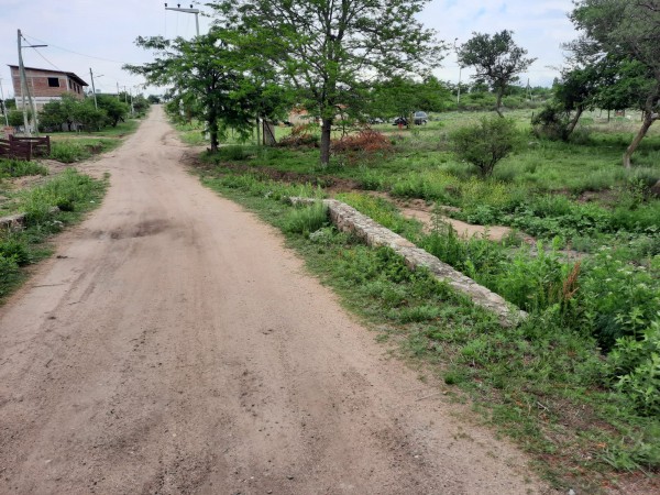 SANTA CRUZ DEL LAGO- Terreno de 580 mts con escritura