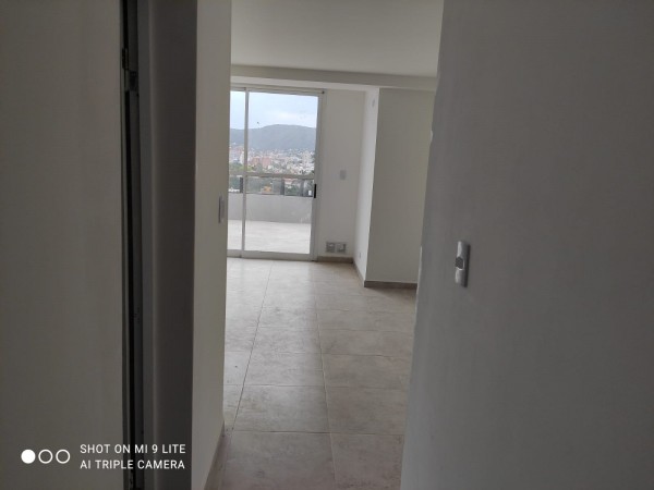 Moderno departamento con balcon y excelente vista