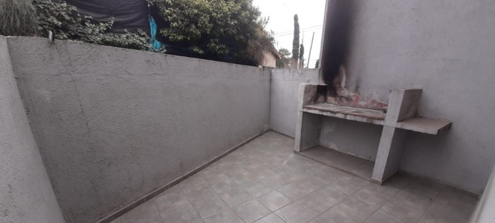 Departamento estilo duplex de 2 dormitorios. A una cuadra de Av. Carcano