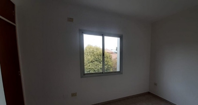 Departamento estilo duplex de 2 dormitorios. A una cuadra de Av. Carcano