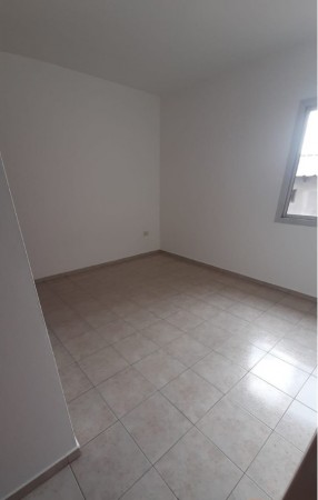 Departamento estilo duplex de 2 dormitorios. A una cuadra de Av. Carcano