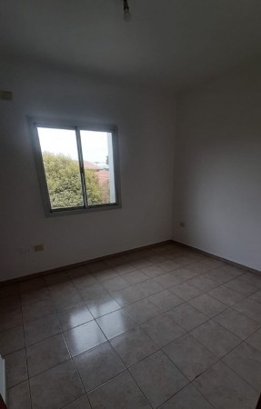 Departamento estilo duplex de 2 dormitorios. A una cuadra de Av. Carcano