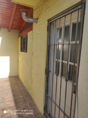 Chalet en PH con departamento en Barrio Malvinas. APTO CREDITO