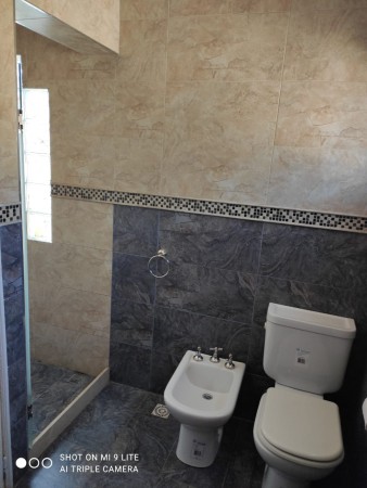 Chalet en PH con departamento en Barrio Malvinas. APTO CREDITO