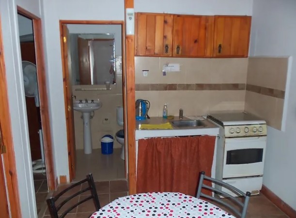 ALQUILO ANUAL COMPLEJO DE 4 CABAÑAS PARA DESARROLLO COMERCIAL