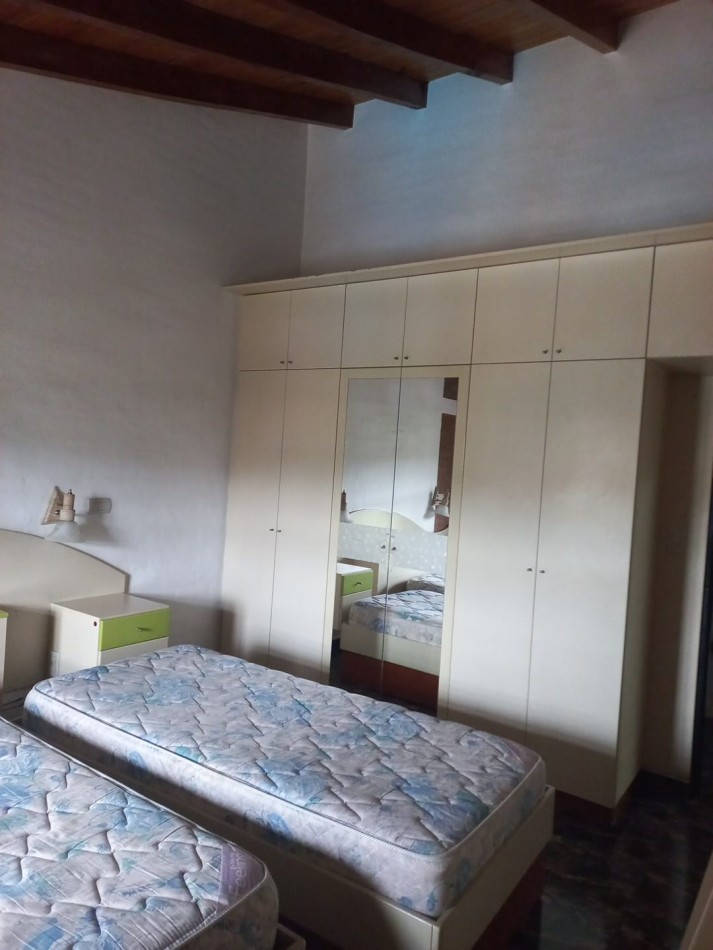 Imponente chalet ubicado en Villa del Lago, a pasos del puente en Ruta 38