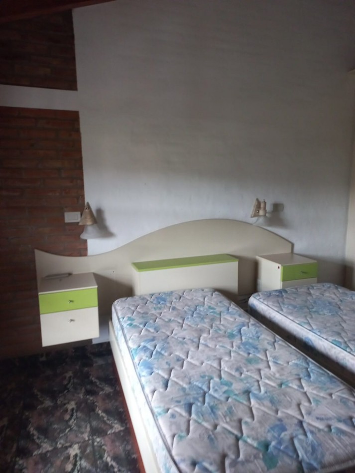 Imponente chalet ubicado en Villa del Lago, a pasos del puente en Ruta 38