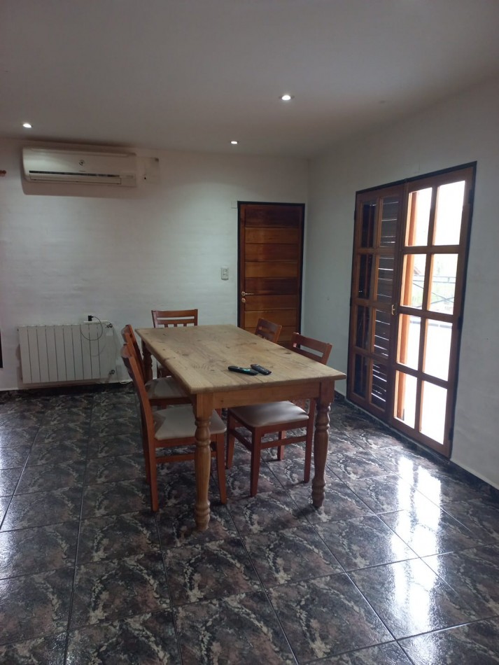 Imponente chalet ubicado en Villa del Lago, a pasos del puente en Ruta 38