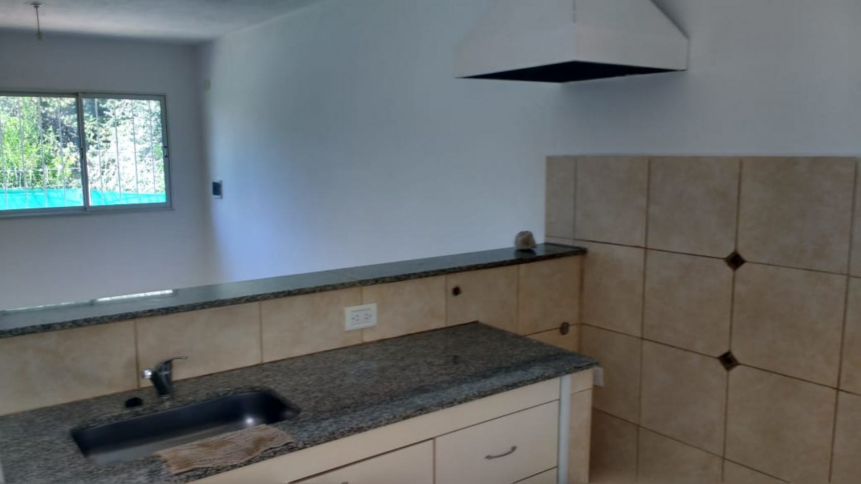 APTO CREDITO: CASA EN PH UBICADA EN SOLARES DE LAS ENSENADAS. A 3 CUADRAS DEL RIO Y A 3 DE PLAZA PRINCIPAL