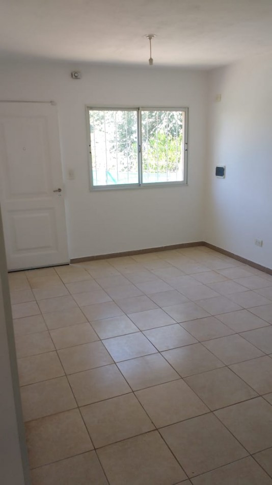 APTO CREDITO: CASA EN PH UBICADA EN SOLARES DE LAS ENSENADAS. A 3 CUADRAS DEL RIO Y A 3 DE PLAZA PRINCIPAL