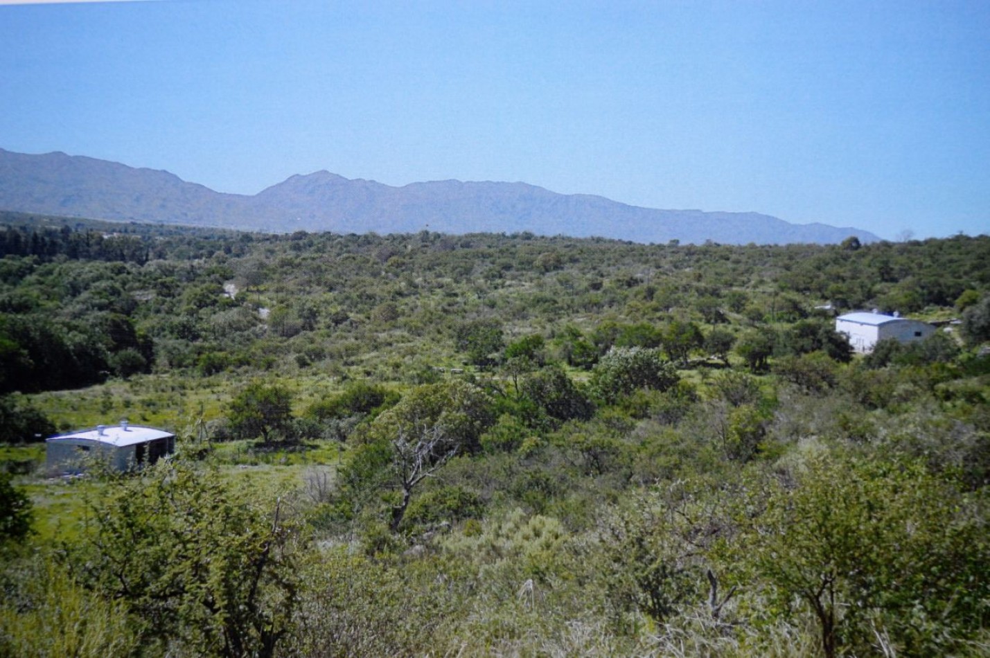 CAMPO DE 63 HECTAREAS EN VALLE HERMOSO CON FRENTE AL RIO