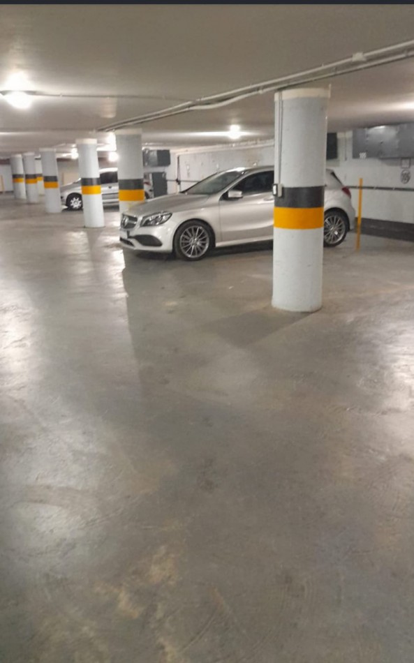Se vende o permuta: Departamento de 1 dormitorio con cochera en Edificio Miralejos 3