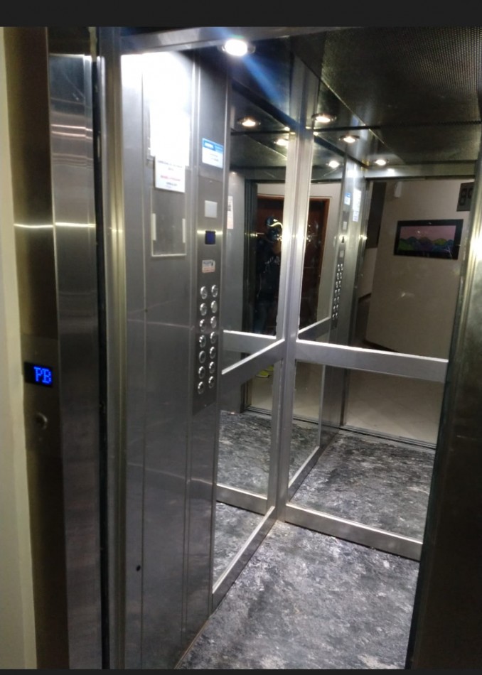 Se vende o permuta: Departamento de 1 dormitorio con cochera en Edificio Miralejos 3