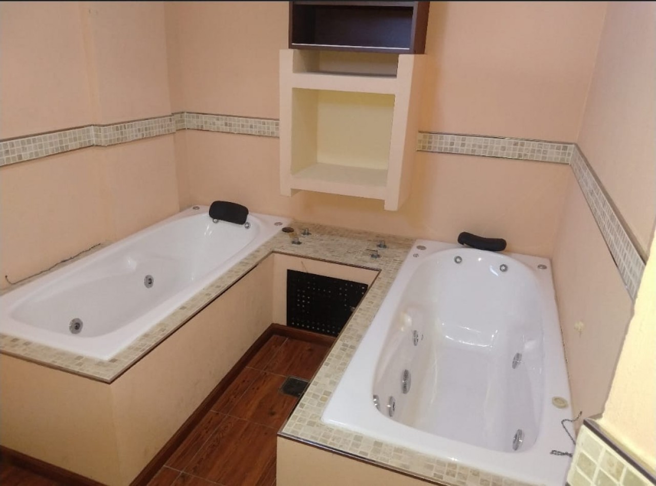 Se vende o permuta: Departamento de 1 dormitorio con cochera en Edificio Miralejos 3
