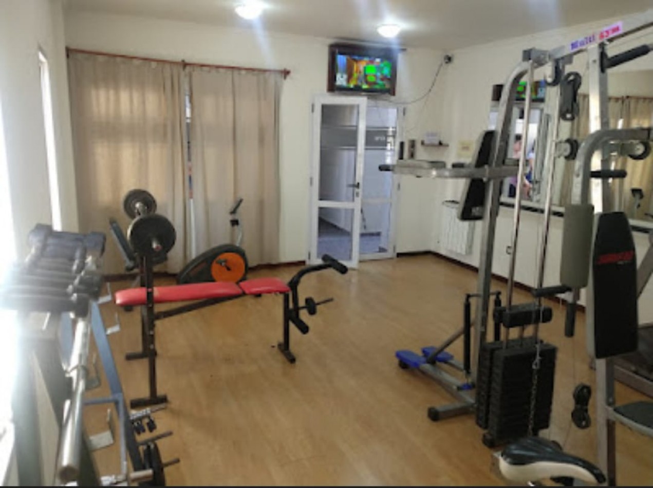 Se vende o permuta: Departamento de 1 dormitorio con cochera en Edificio Miralejos 3