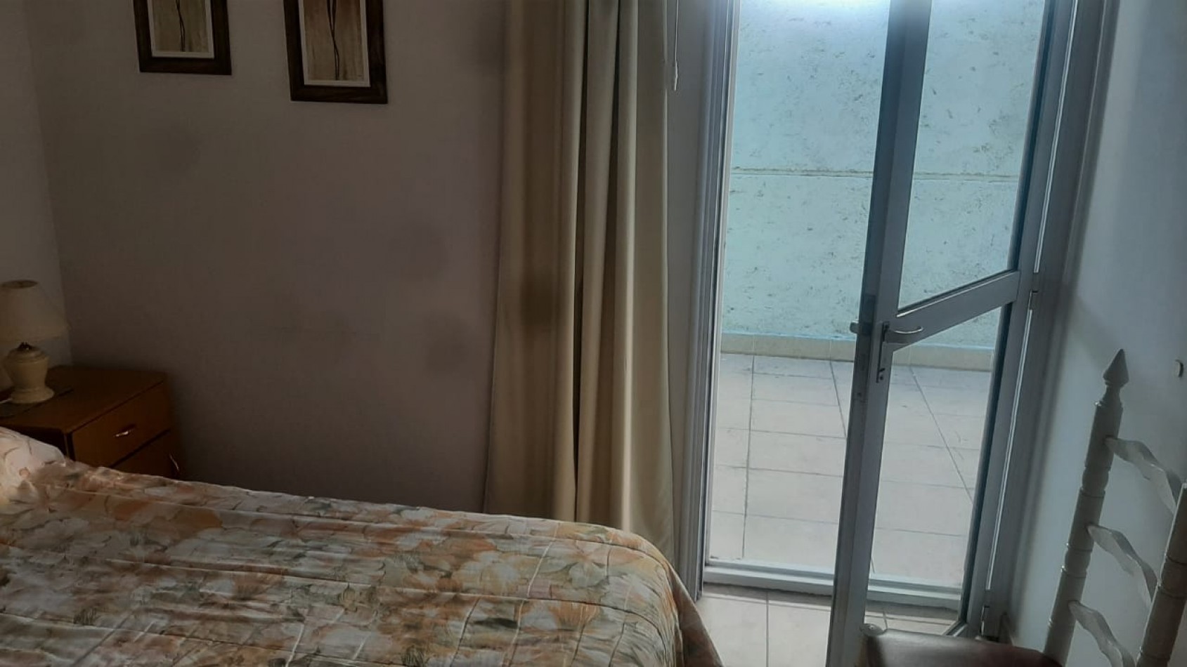 Duplex en complejo, ubicado en Villa Dominguez. Excelente ubicacion