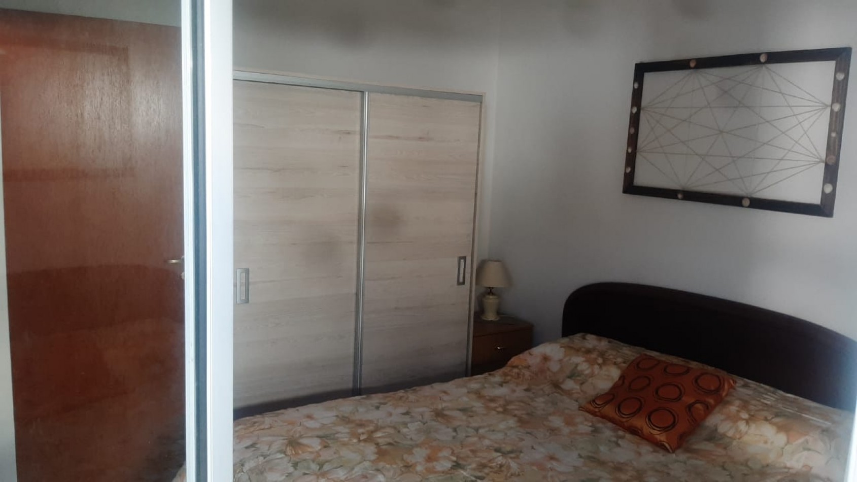 Duplex en complejo, ubicado en Villa Dominguez. Excelente ubicacion