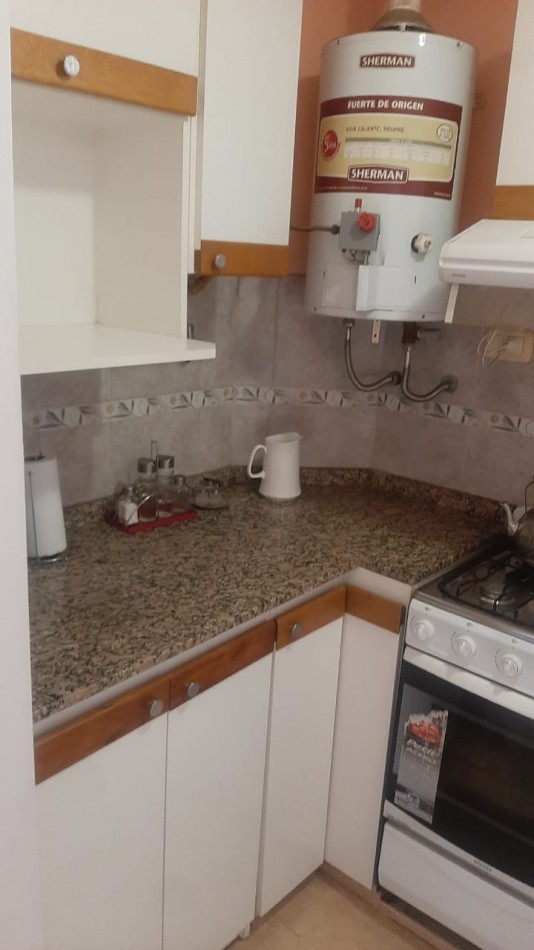 Duplex en complejo, ubicado en Villa Dominguez. Excelente ubicacion
