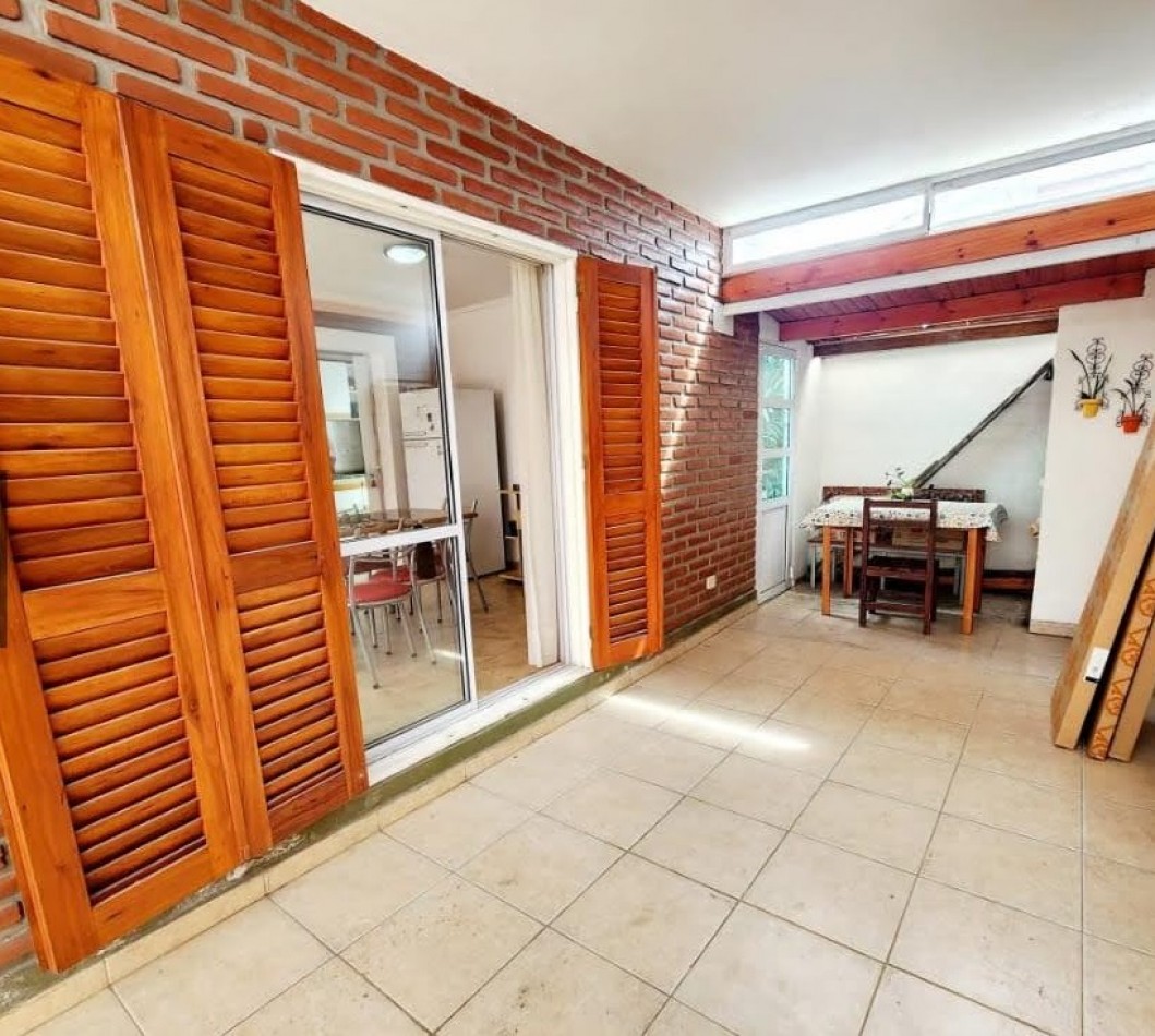 Duplex en complejo, ubicado en Villa Dominguez. Excelente ubicacion