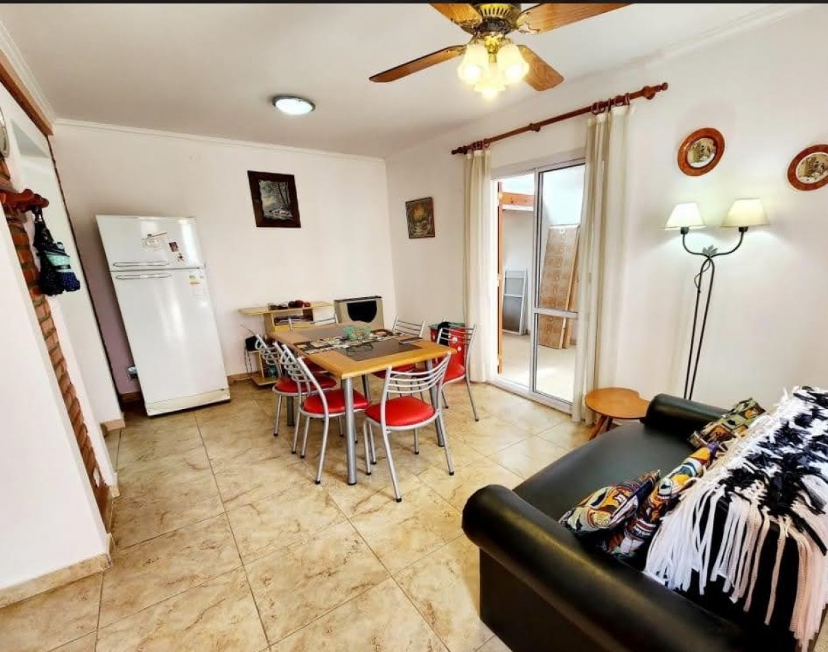 Duplex en complejo, ubicado en Villa Dominguez. Excelente ubicacion