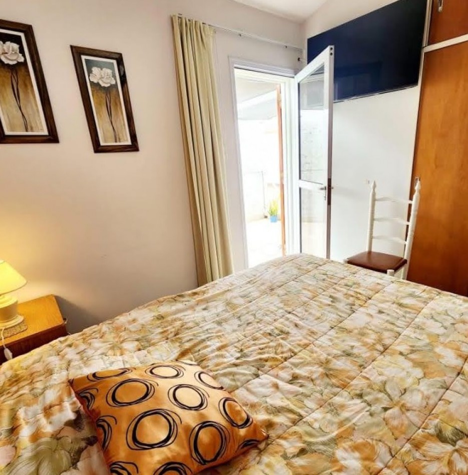 Duplex en complejo, ubicado en Villa Dominguez. Excelente ubicacion