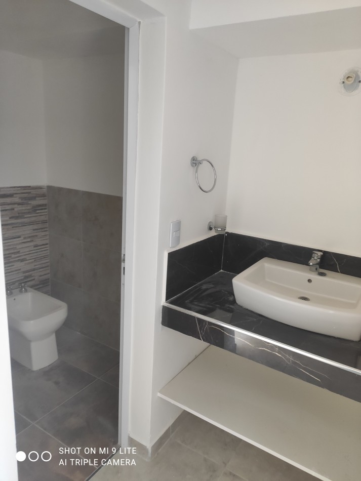 Departamento con Excelente balcon a 12 cuadras del Cucu