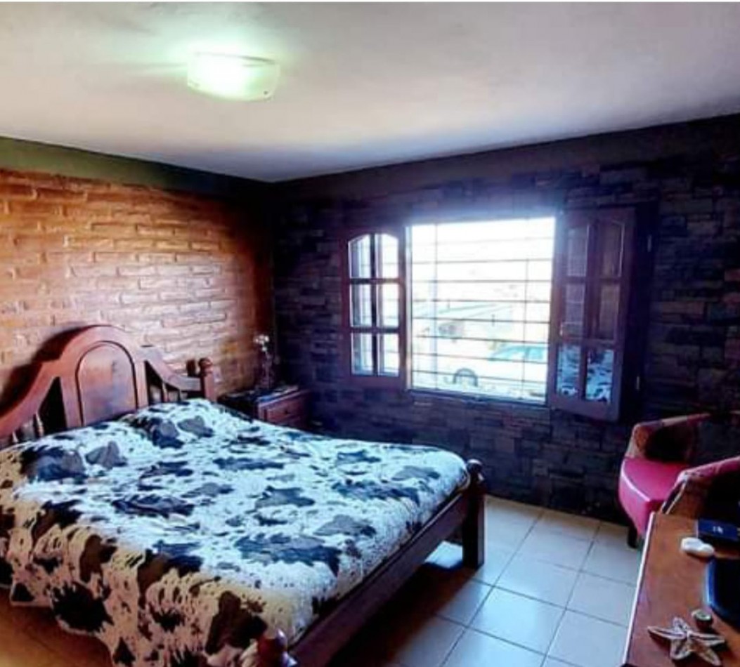 Casa de ensueño en Villa Parque San Miguel con vista al Lago San Roque
