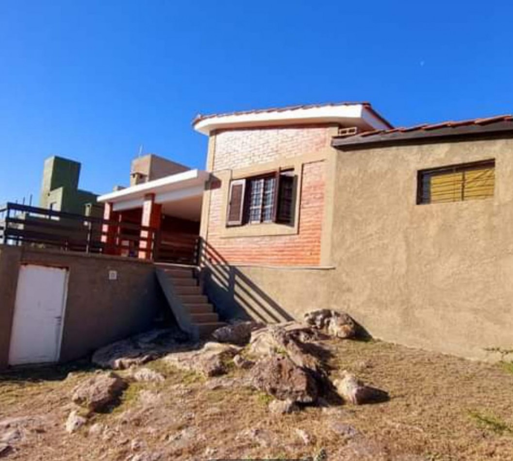 Casa de ensueño en Villa Parque San Miguel con vista al Lago San Roque
