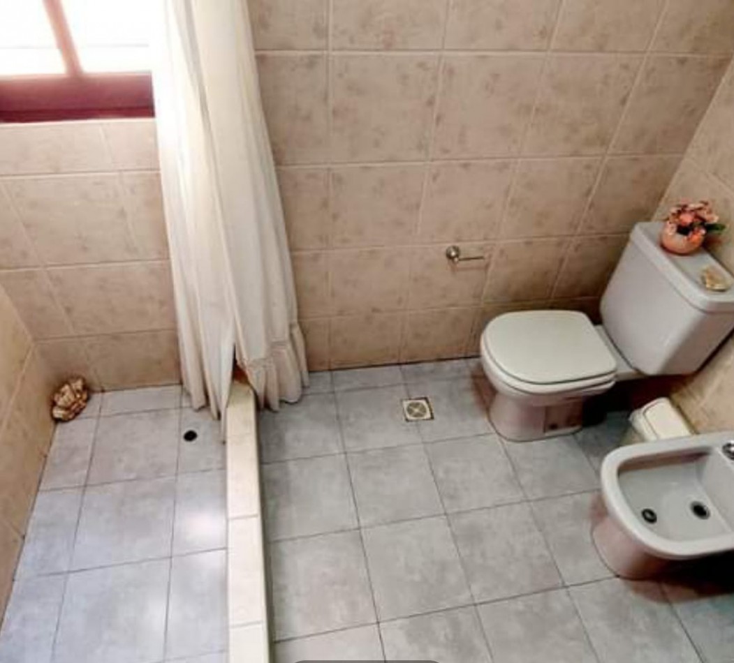 Casa de ensueño en Villa Parque San Miguel con vista al Lago San Roque