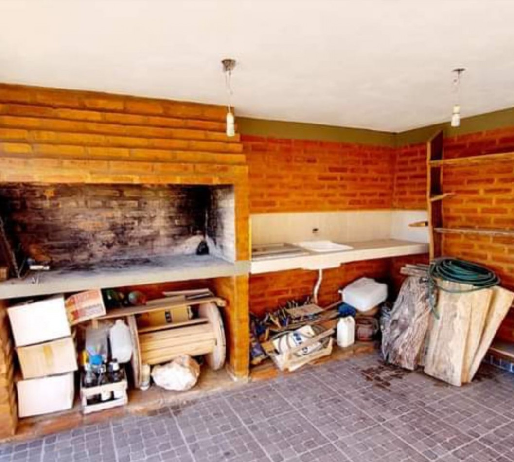 Casa de ensueño en Villa Parque San Miguel con vista al Lago San Roque