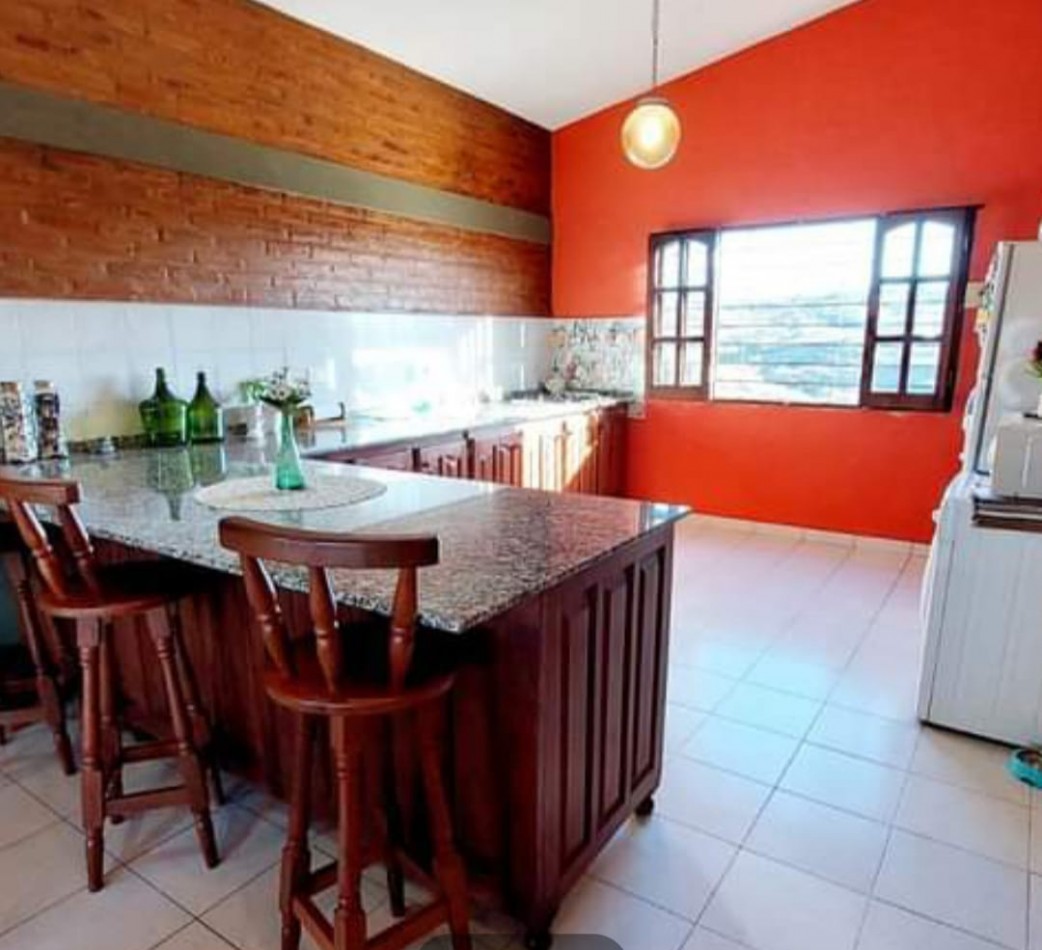 Casa de ensueño en Villa Parque San Miguel con vista al Lago San Roque