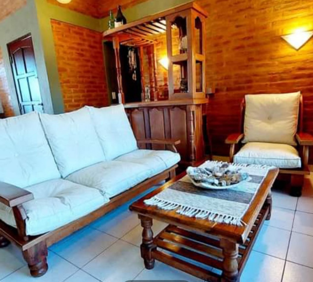 Casa de ensueño en Villa Parque San Miguel con vista al Lago San Roque