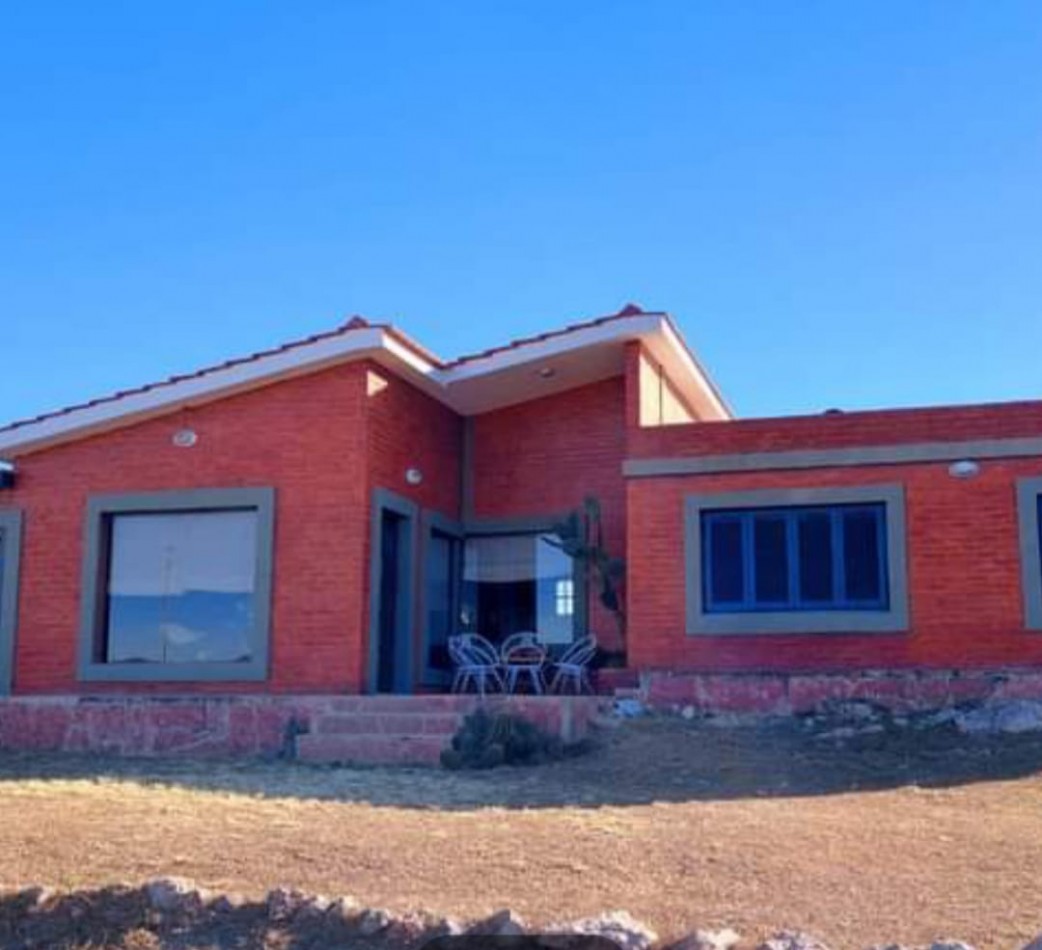 Casa de ensueño en Villa Parque San Miguel con vista al Lago San Roque